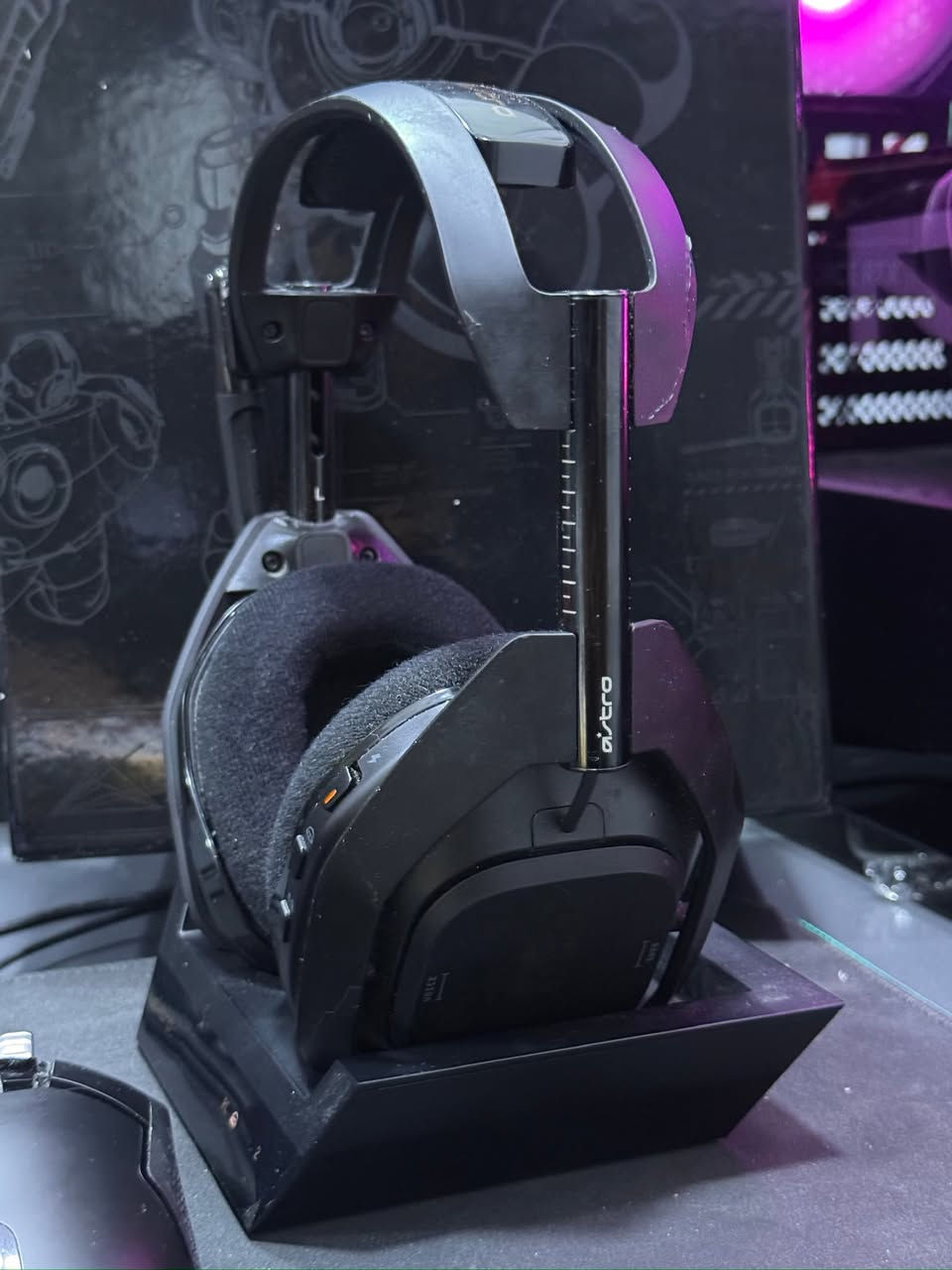 سماعة Astro A50 Gen4 🔥
السماعة الي تعتبر واحده من اقوى سماعات الgaming بل سوق حاليا🎧
وايرليس + قاعده شحن🔋
تصميم مريح يناسب جميع المقاسات ✅
شحن يدوم اكثر من 12+ساعه 
بيها كارت اشتراك DOLBY لمده سنتين غير مستخدم كما موضع بلصوره
كاملة الملحقات 🔥
لاتحتوي على خدش محافض عليها امانه الله
سبب البيع : بحاجه الى المال ولو عليه مابيعها
تربط pc+Xbox
متوفر الها تطبيق بل Pc بأسم Astro Command Center 
مكاني : بغداد الاعظمية
رقم الهاتف للتواصل او الدخول خاص ***********
السعر وقابل للتفاوض 125الف دينار فقط
