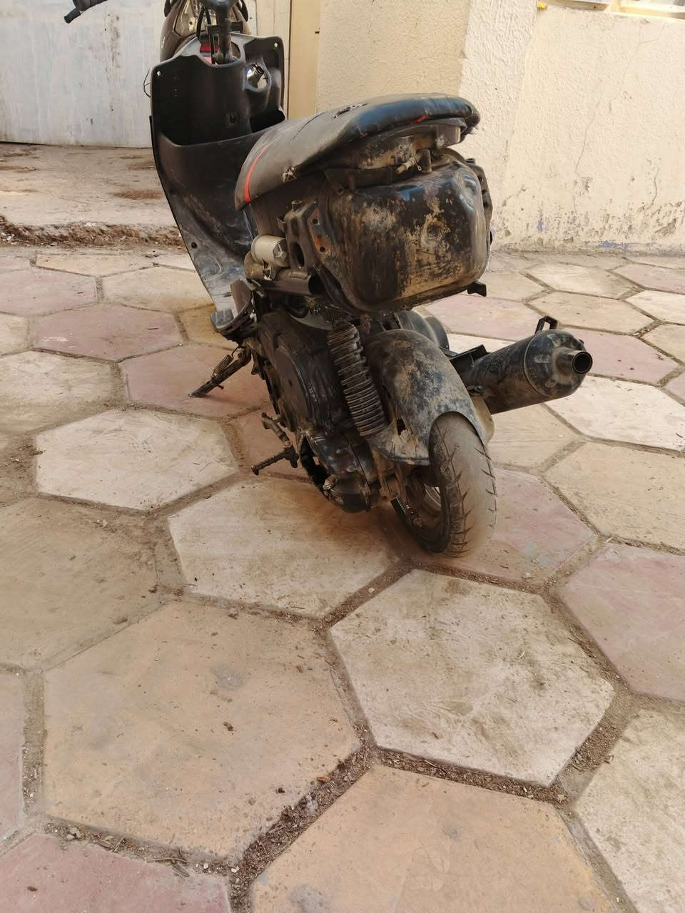 سلام عليكم درجه كوم حديد سعر 125 بيه مجال قليل بكاني الامين شارع النواب  ***********
