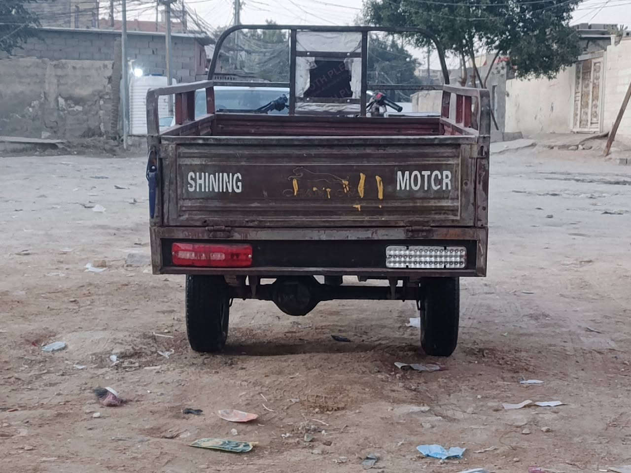 السلام عليكم ستوته اللبيع مديل 16 معمره 25 مكفوله شاصي اوراق مكان كربلاء حي العامل قرب مركز الغدير مامتواجد ع فيس الشراي يتصل ع رقم ***********
