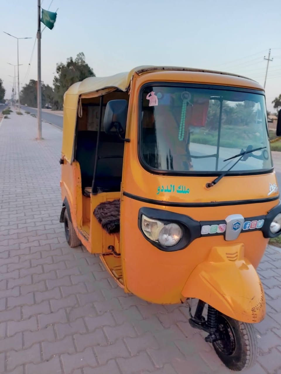 سلام عليكم شباب تكتك بياجو للبيع موديل 2018 أوراق كامله جواها تخم تاير جاهزة للشغل تكتك نضيفه على وضع شركه خاليه من ضربه سعر 3 وبيها مجال شي بسيط الاستفسار على رقم *********** شراي يتصل
