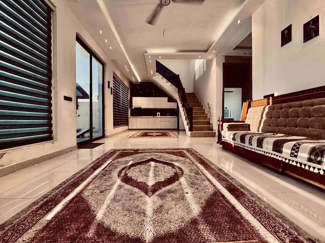🌿مزرعة سكاي لت – للإيجار اليومي 🌿
⏱️ نظام شفتات أو إيجار كامل 24 ساعة براحتك!

📍 الموقع: الدورة – البوعيثة – شارع الحشد 

✨ الخصوصية والراحة في مكان واحد

تحتوي مزرعتنا على:
🏠 صالة راقية + مطبخ مجهز
🛏️ غرفة نوم عدد 2 مريحة
🚿 صحيات نظيفة
🏊‍♀️ مسبح بإطلالة خارجية خلابة
🎱 ألعاب منضدية: فيشة، بليارد
💡 كهرباء 24 ساعة
❄️ مكيفة بالكامل مع سبالت مريحة

🕒 أوقات الشفتات:
☀️ صباحي:9 صباحًا –7 مساءً
🌙 مسائي: 9 مساءً – 7 صباحًا

📞 للحجز والاستفسار:
📲 واتساب أو اتصال: ***********

✨ احجز الآن واستمتع بتجربة فريدة من الراحة والخصوصية في “سكاي لت
