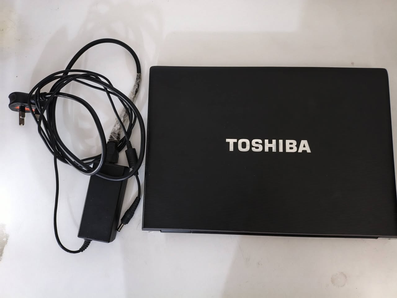 🟥السلام عليكم
لابتوب للبيع TOSHIAB المواصفات: 
🟦المعالج💻: 
core i5-3230M 2.60Hz
🟦الرام💾: 
Ram 4 GB
🟦الذاكرة 💽:
298 GB
🟦حجم الشاشة 🖥: 
14 inch
🟦كرت شاشة📽: 
intel(R)HD graphics 4000 داخلي
🟦منافذ لابتوب💻: 
منفذ usp عدد 2 ومنفذ قارئ اقراص DVD ومنفذ HDMI عدد 1 ومنفذ سماعه عدد 2 ومنفذ lan عدد 1 ومنفذ زيادة الرام ومنفذ vega ومنفذ usp 3.0 مكاني الديوانية للتواصل واتس *********** او فيس متواجد ملحقات فقط كيبل شحن
ملاحظه /فقط دكمه سهم اليمنى مشلوعه وباقي كله نظيف مثل ماموضح بالصور 

💰السعر 150 الف وبي مجال للشراي
 
... 🟨🚛 يوجد توصيل مجاني لجميع محافظات العراق..
