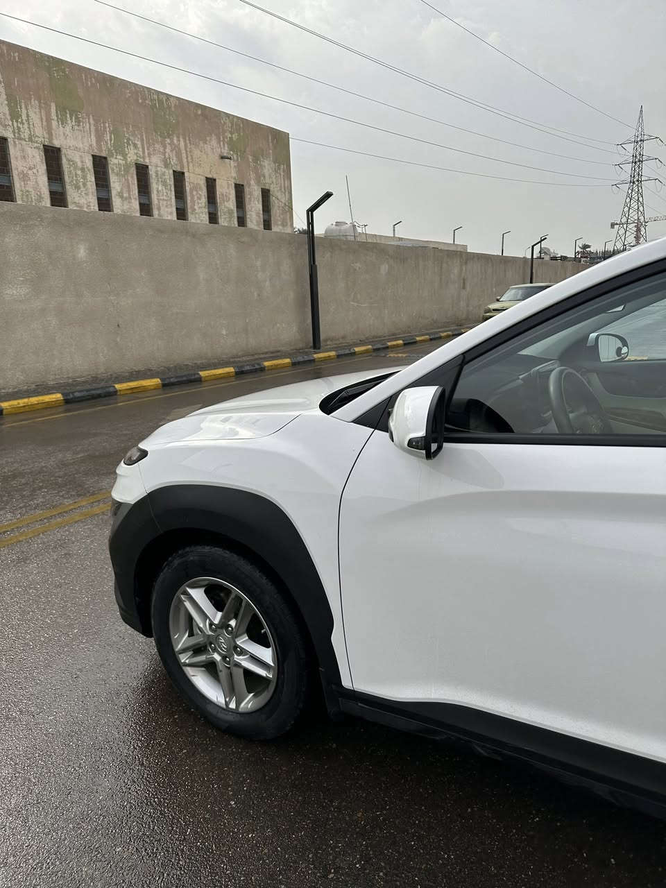 هيونداي كونا 2023 خليجي
ماشيه 20 الف كيلو حقيقي و قابل للزيادة
مكفولة كفالة عامة عدا الشخوط بالبلاستك الموضحة
محرك 2000 دوش
بصمة
كرسي كهرباء 
وضعيات قيادة
فتحة سقف
حساسات امامية خلفية
مرايات شفط
تشغيل عن بعد
تحكم ستيرن
لد نهاري 
اشاير بالمري
تحكم سرعة
سبير ما نازل 
السيارة كله بانزين محسن ، مشايفه العادي
الدهن كله بشركة هيونداي الاولى موتور (النهضة) و الوصولات موجودة
النايلون الموجود بالمقاعد هذا مو اني خاله هذا مال وكالة
رقم بغداد انكليزي جديد 
السيارة بأسمي تحويل ثاني يوم
السعر 185$  و بيها مجال للشراي
بغداد - الحرية
***********
