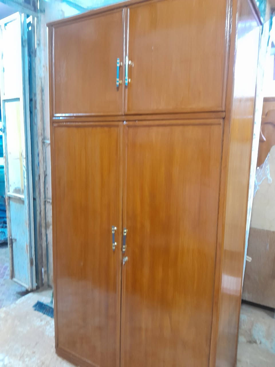 كنتور ابو بابين طابقين السعر ميه ١٤٠ وبي مجال شي بصيط الحله ابو غرق وتساب او تصال جزامه نجاره السعر ٥٠ وبيه مجال ***********مصطفى النجار
