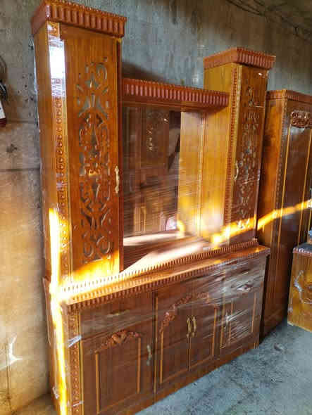 غرفه 5 ابواب. ابراج ملحق مستعمل شغل فصال حديث صاج نقش زان 5مليم شرط السعر 950 الف عنوان موصل باب جديد داخل ساحة نادي الفتوه الرياضي مقابل افران السيد *********** اسيا ***********
