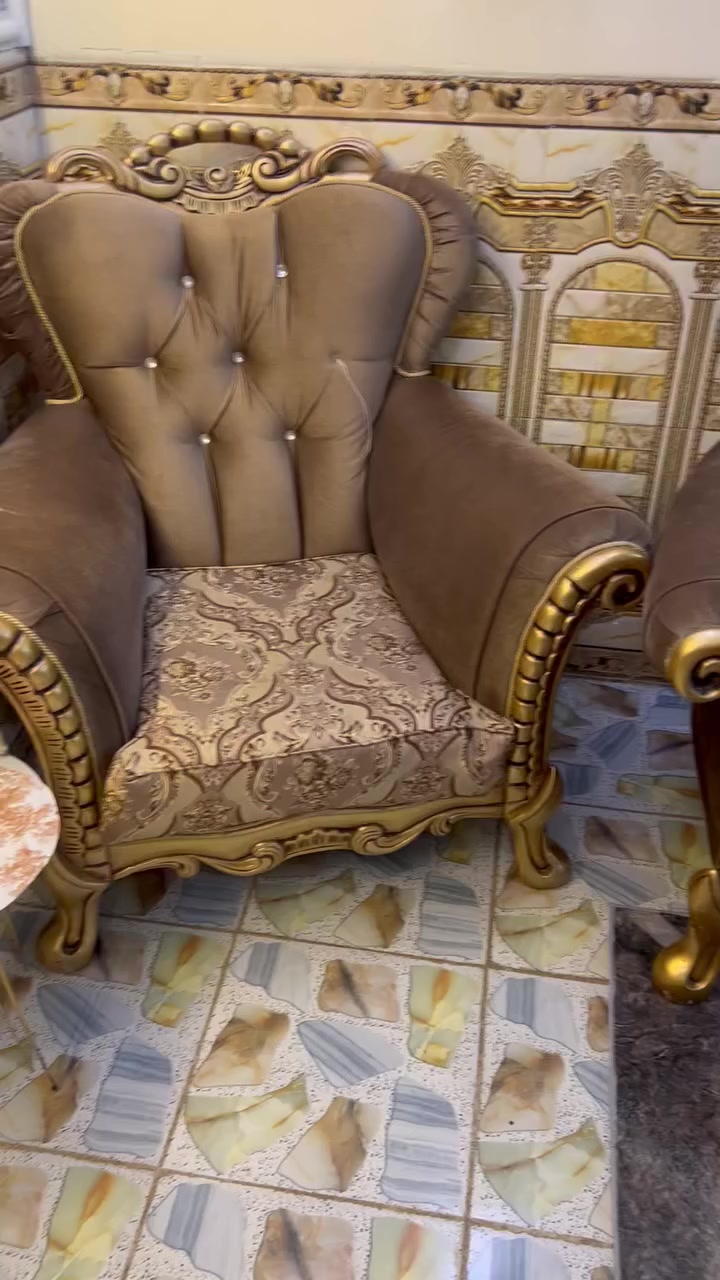 يالله سلام عليكم  غراض بيت نضيفه 
   تخم تركي زان يتكون من 4 كراسي و 2 قنفات 

طباخ كريازي تفاصيل علا رقم بي واتساب. مكاني كربلاء. مستعجل علا البيع ***********
