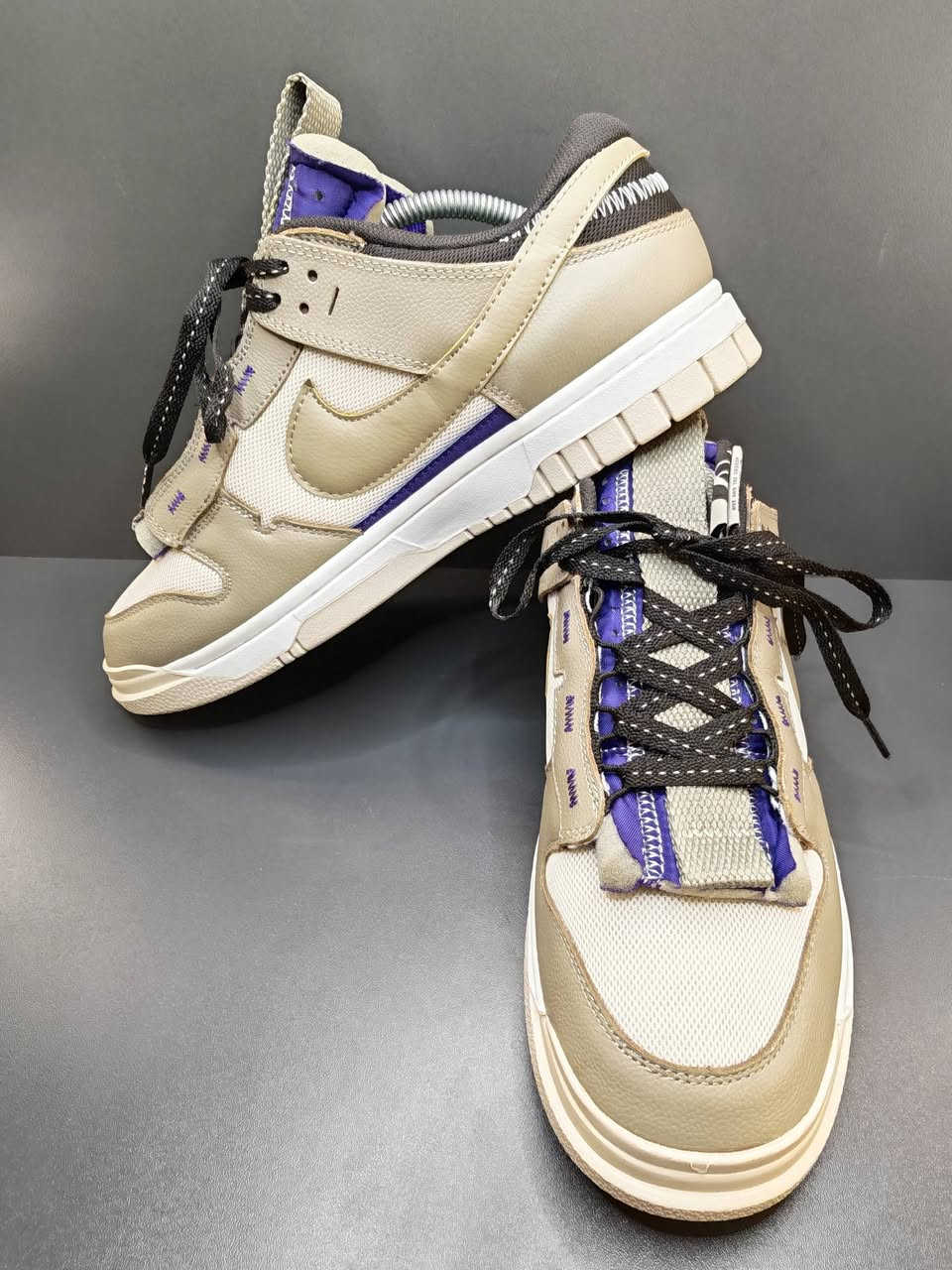 New Nike Air Dunk Jumbo Shoes Sneakers - Light Brown (DV0821-101)
متوفر حذاء نايك قياس 44 وطول القدم 28 سم والصناعة فيتنامي، جديد غير مستخدم، كوالتي ممتاز جدا بضاعة اوربية ، لون مميز ،قطعة مميزة وراقية بمعنى الكلمة
يوجد توصيل لكافة المحافظات ***********
