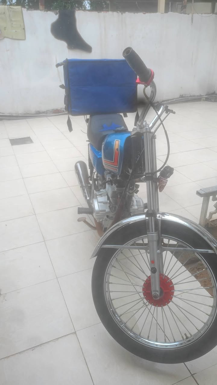 دراجة ايراني حربي للبيع تعمير 25مكينه انتنس السعر 500وبيه مجال بسيط مكاني بغداد بوب الشام ***********
