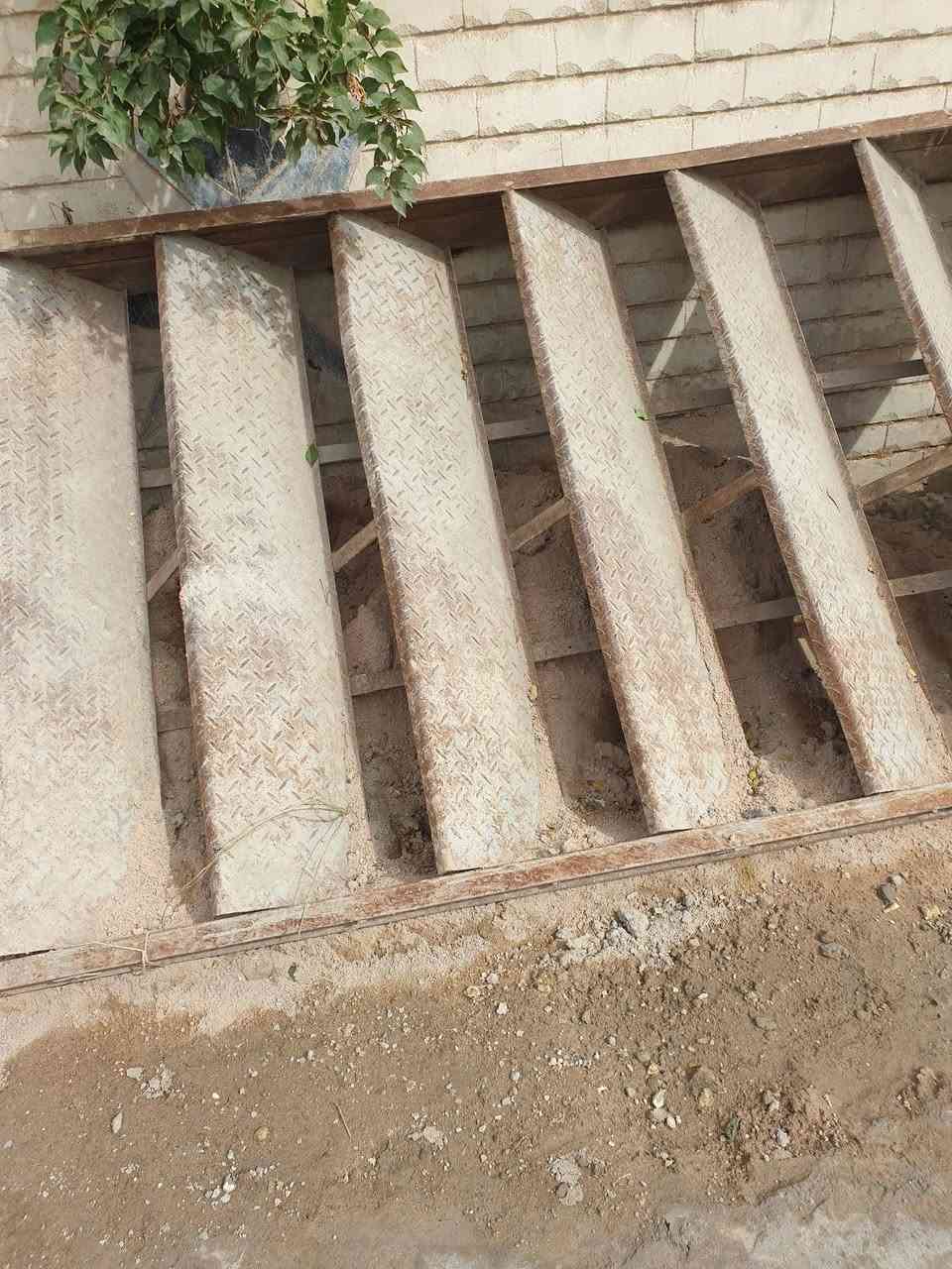 درج حديد(١٣)بايه عرض البايه الواحده(١٢٠)سم جكر من النوع الثقيل الجيد بسعر (١٢٥) الف دينار.


**إذا كنت صاحب هذا الإعلان وتريد حذفه لأي سبب، رجاءا أرسل رسالة إلى الدعم الفني**