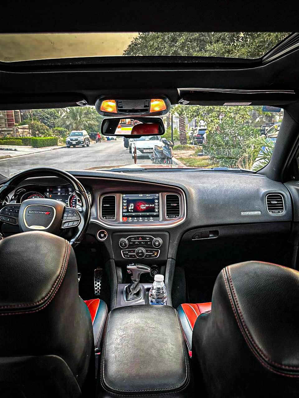 السلام عليكم للبيع جارجر gt خليجية وكالة هارلم موديل ٢٠٢١ 
ماشية 42  الف 
المحرك:- 3600 /6 سلندر 
المواصفات 
فتحة سقف
مصابيح امامية زينون
داخل جلد احمر 
شفتات ستيرن 
كشافات الضباب زينون
المصابيح الامامية مع Led
حساسات
شاشة كبيرة مع نظام ملاحة نفكيشن gps 
سيستم صوت الپاين 
ويل قياس 20 
تشغيل عن بعد 
ستيرن كهربائي
محدد سرعة
تلفون بلوتوث
كاميرا خلفية
مرايا متحسسة للاضائة العالية 
دخول ذكي بصمة 
العنوان بغداد / للاستفسار *********** 
السعر 30500  وبي مجال للشراي
