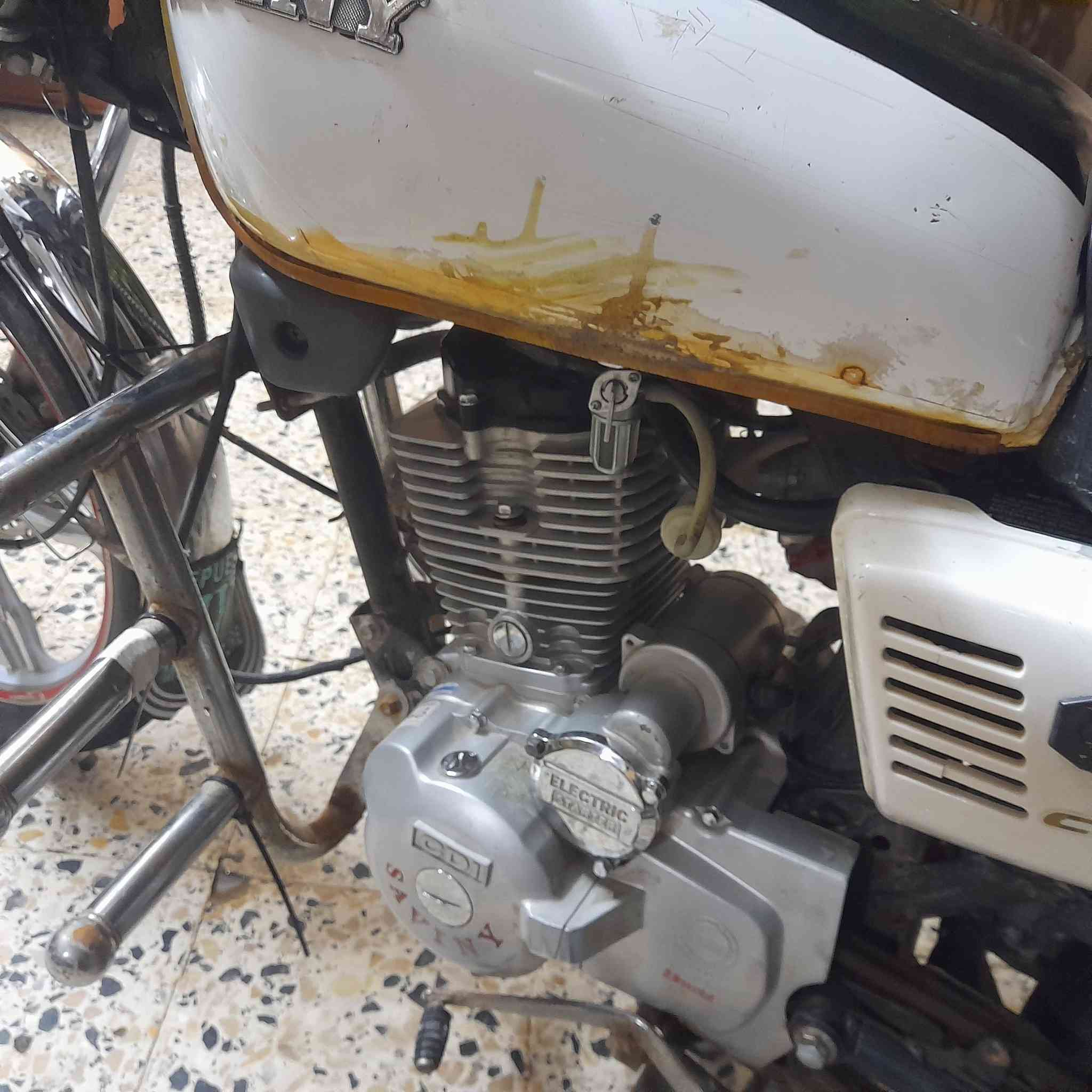 سلام عليكم دراجة يراني مكفولة موديل موديل2021 مكان ديالئ ناحية ابو صيدا  سوق لقديم سعر 475 بي مجال شي قليل  ليتصل علة رقم ***********
