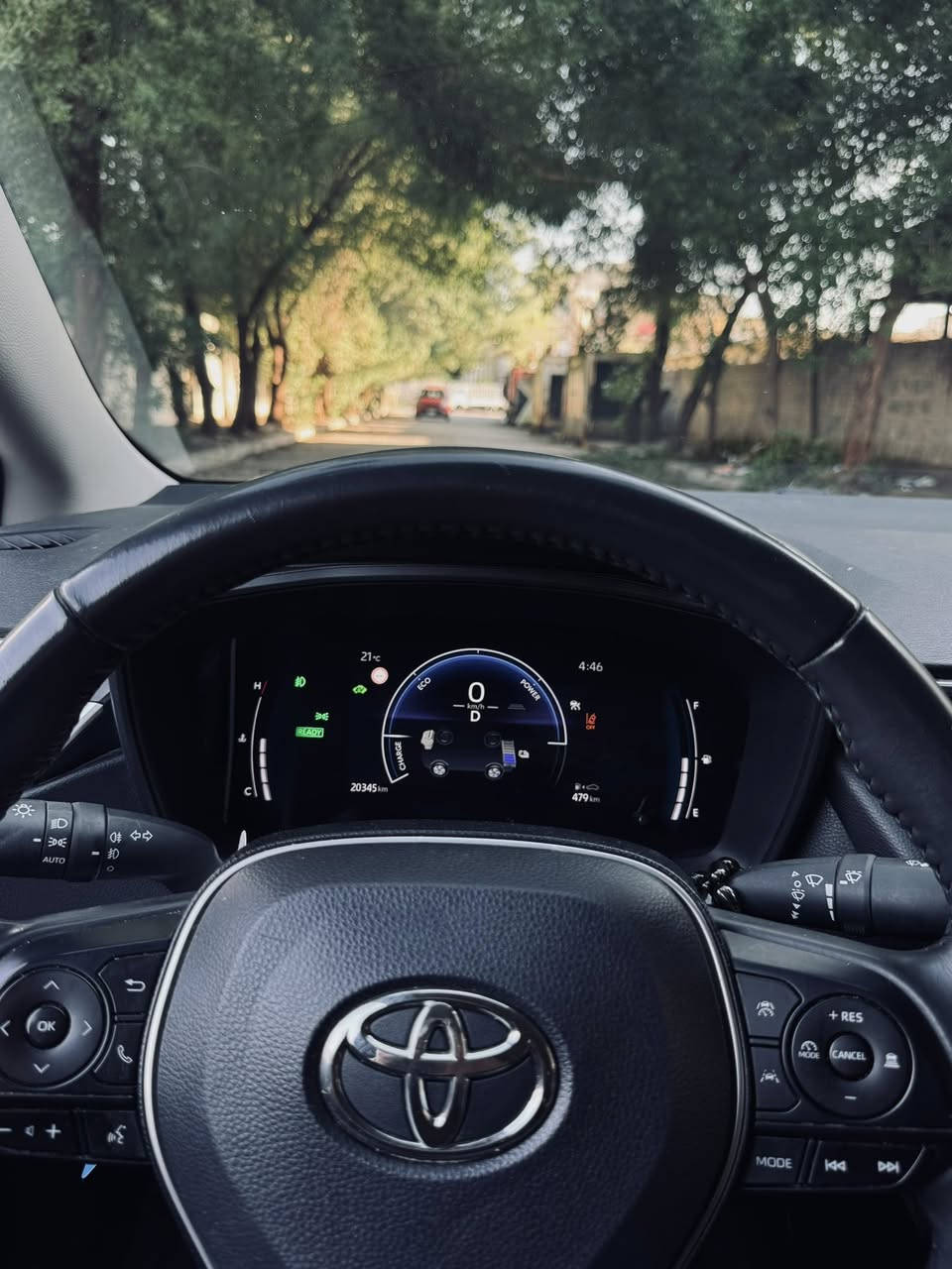 السلام عليكم .. كورلا هايبرد موديل 2025 وارد صيني
اللون ابيض محرك 1800 هايبرد
فول مواصفات شاشة بلاديه جبيره كار بلي كشنات جلد فتحة سقف وباقي المواصفات المعروفة
السيارة بأسمي رقم بغداد الجديد هزه وفحص كامله
تحويل مباشر،  ماشية 20 الف السياره جديده بمعنى الكلمة، تايرات جديده صدر بلادي طستها حيل حلوه وترايها ناعم، جاهزه بدون اي مصرف حتى الارضيات مالتها مال شركة بعدها بالغلاف مالتها السياره مكفوله كفاله عامه مكان السياره بغداد السعر 152 ورقه وبيها مجال بسيط جداً
للتواصل ***********
