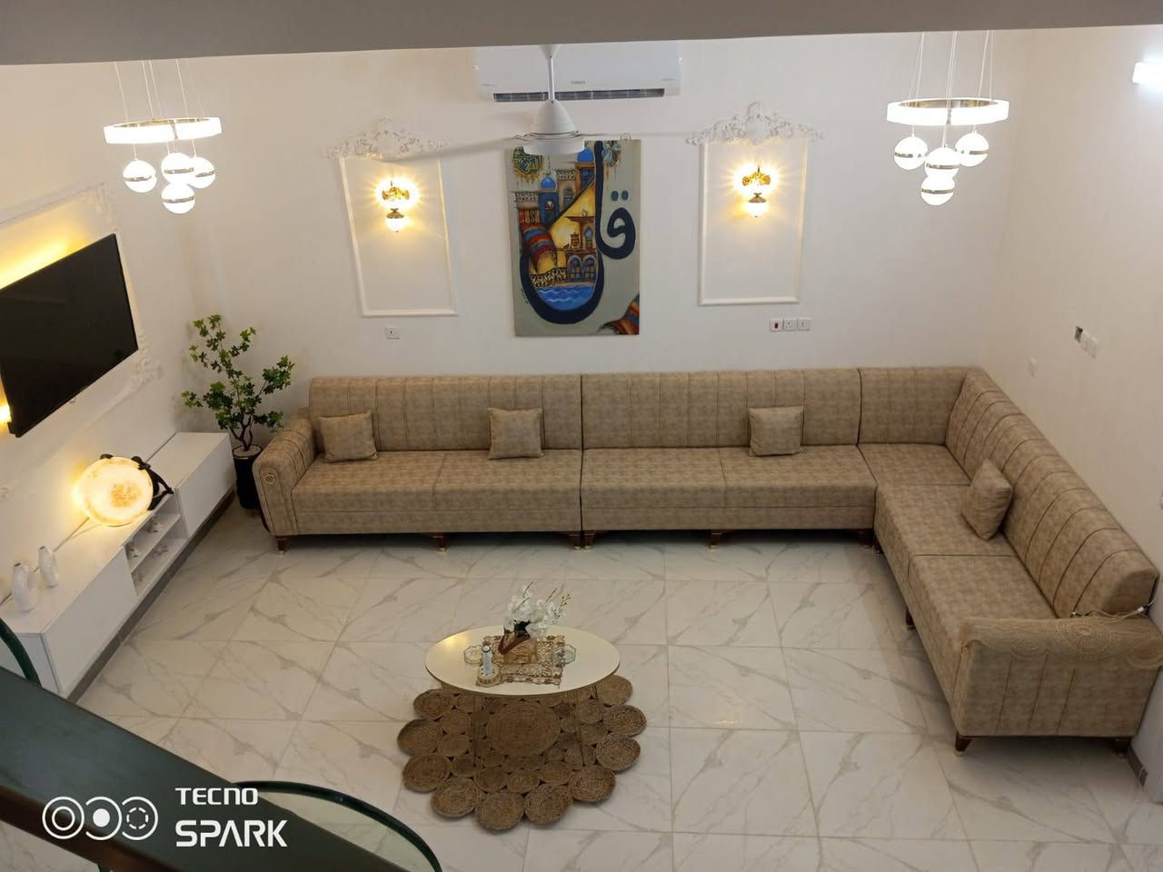 .السلام عليكم بيت زراعي سند 25مساحة 130 مقاطعة 2/8بناء حديث ويحتوي على مطبخ واستقبال ومساحة درج غرفة ارضية خدمات كامله الطابق الثاني غرفتين نوم مع حمام او مساحة كبيرة بناء درجة اولى للاستفسار على الرقم ***********
