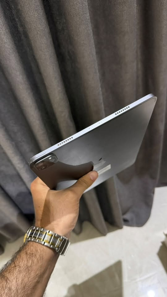 ايباد 11 برو الجيل الثالث m2 ذاكرة 256 بالببجي 120 فريم جهاز نظيف مستبدل فقط ايسي شحن جهاز كلة بلادي السعر 575 الف وبي مجال مكاني نجف للتواصل ***********
