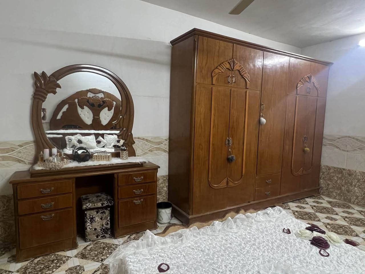 غرفة نوم للبيع خشب صاج عراقي حيل مرتبة السعر 650


**إذا كنت صاحب هذا الإعلان وتريد حذفه لأي سبب، رجاءا أرسل رسالة إلى الدعم الفني**