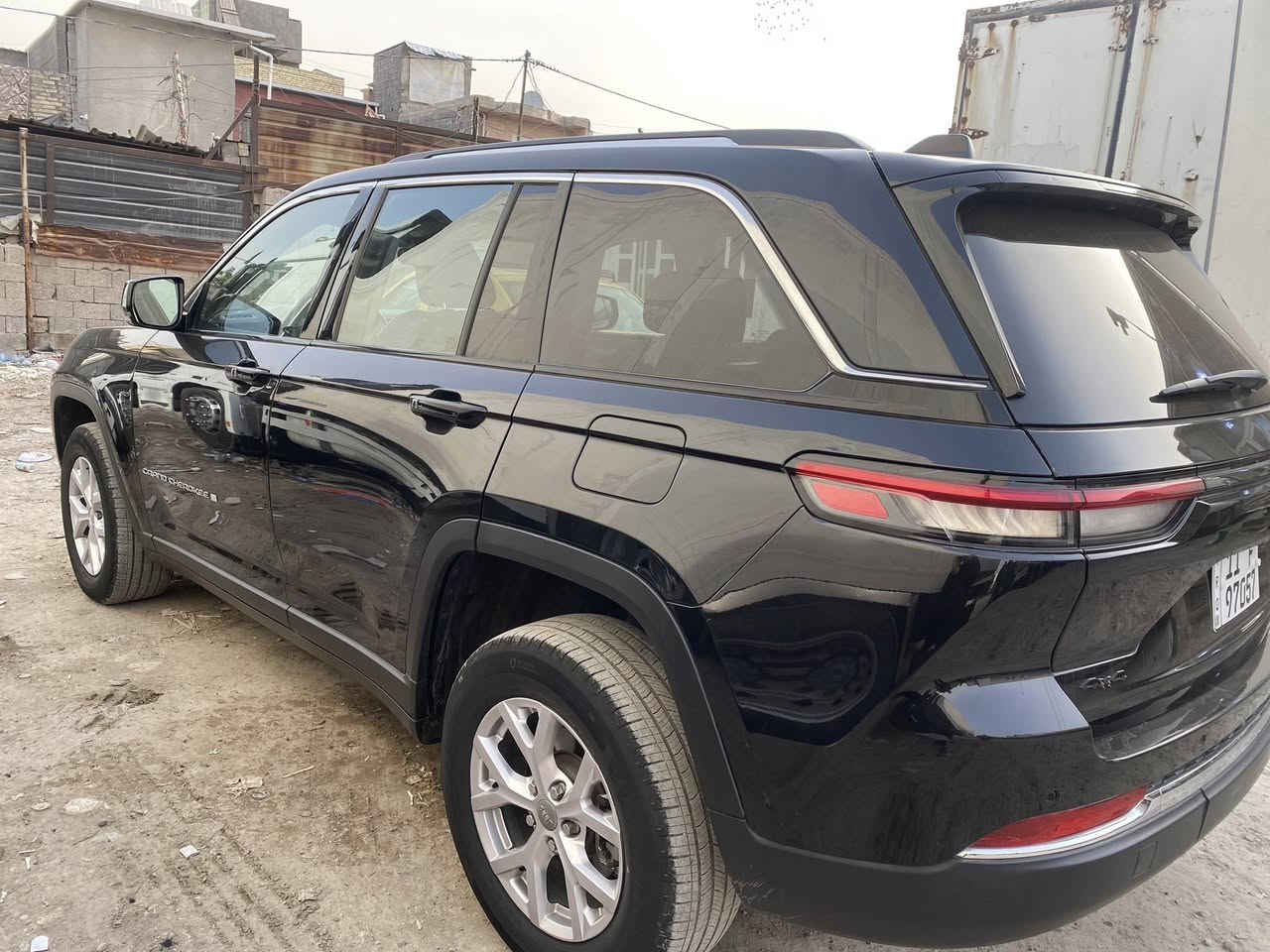 سلام عليكم جيب لمتد موديل ٢٠٢٣ معروفه مواصفات لمتدد رقم شبه مميز حادثها قبق جنطه مبدل نفس لون وصبغ جاملغ خلفي فقط سعر ٢٧٥ وبيها مجال الاستفسار رقم ***********
