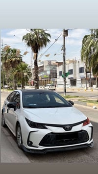 كورلا هايبرد ٢٠٢٥ ماشية ٢٢ الف كيلو بيها بارد بالباب الهلفية عكس الساي...