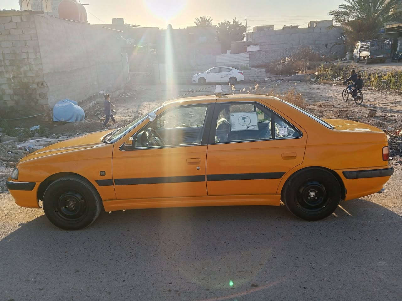 سلام عليكم بارص موديل 2018 بسمي كير محرك تبريد  صدر امامي خلفي سياره جديده امصفره هيه وغرامه  العنوان دوره السعر 60 وبيه مجال ***********
