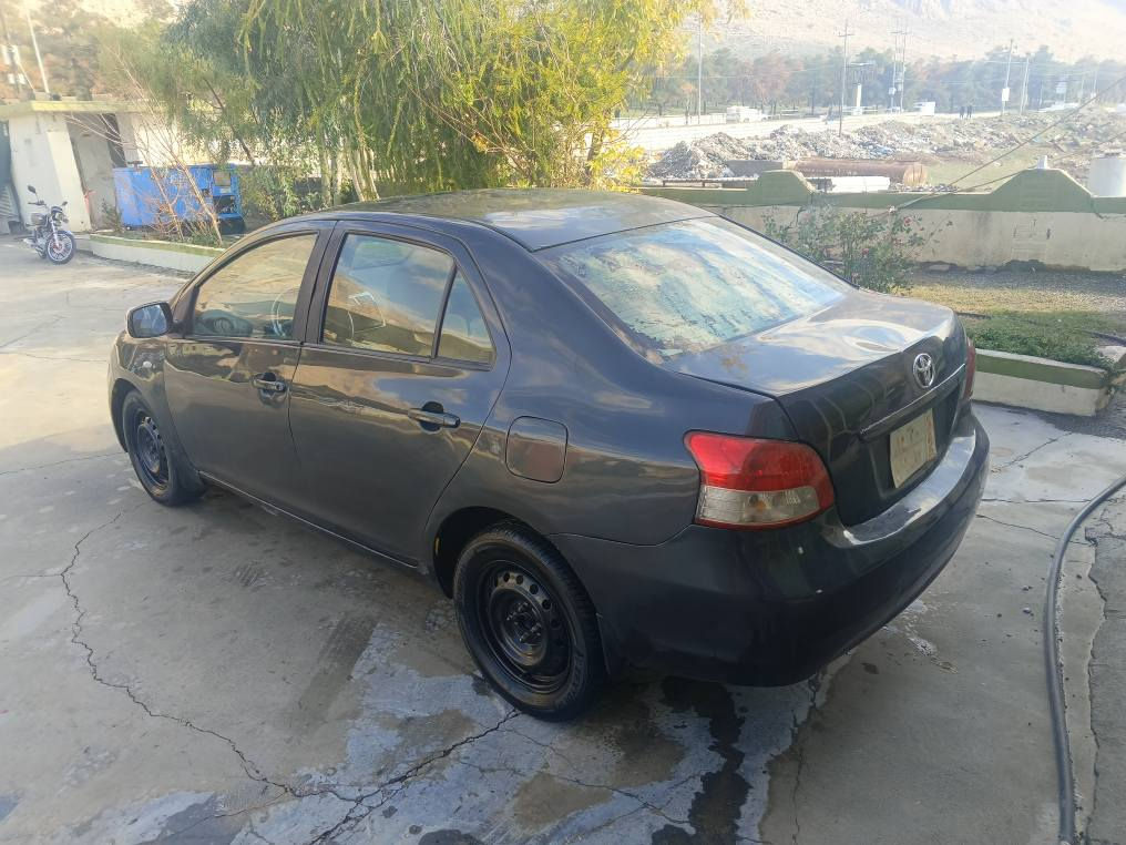 يارس 2008 بڕاوە (ادوات)
گير تؤماتيك دةبل گيچ 
٤جام كارةبا 
گير و مةكينة بةشةرت 
٤تايةى لؤك 
كارةباى و توند و تؤلى بةشةرت 
سعرى ٤٣ مةجال 
شوين رانيه 
***********
*********** رانية, السليمانية
