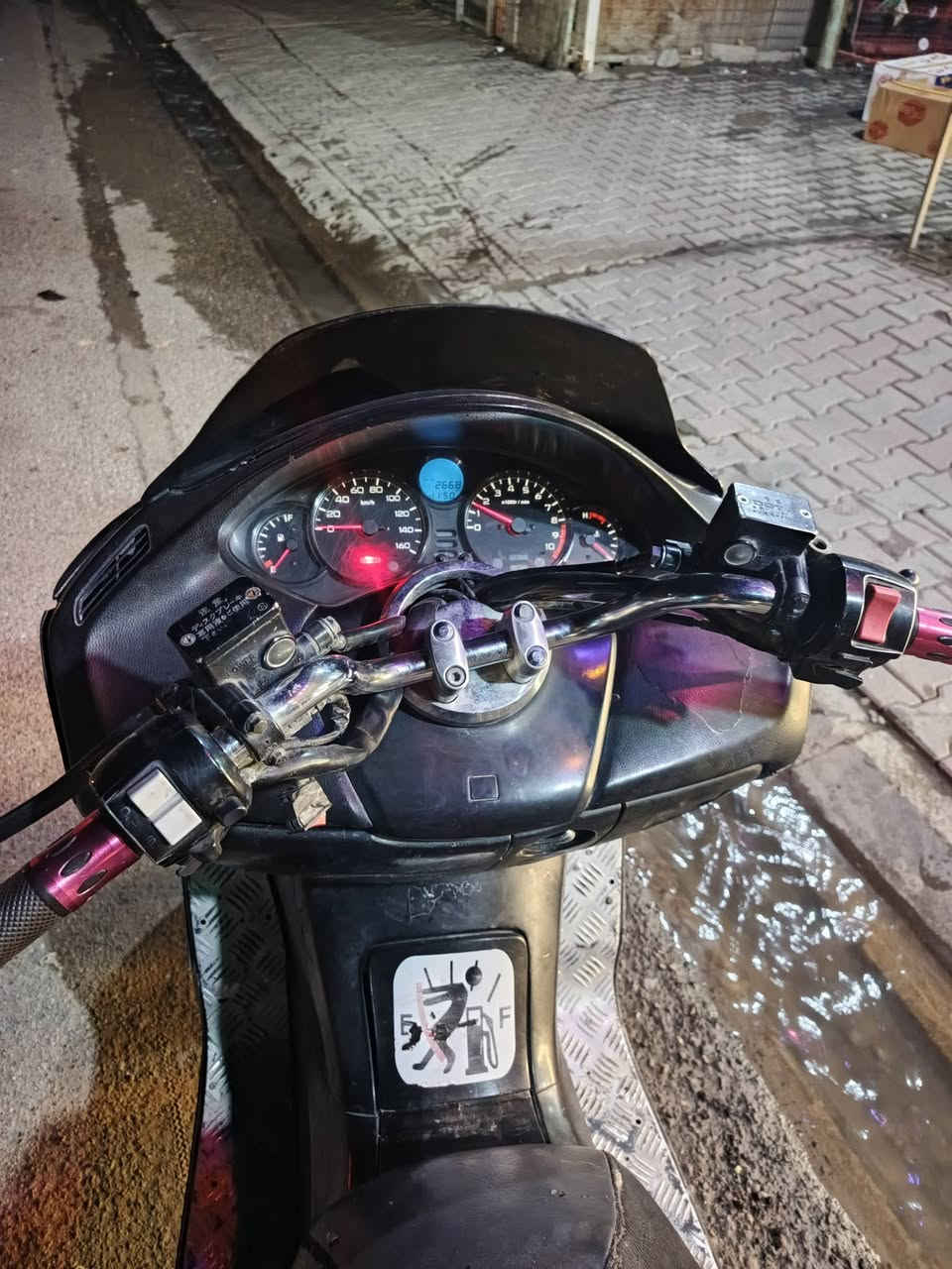 السلام عليكم فورزه 08 للبيع محرك شرط كهربائيات كلها شغاله اي عيب مابيها السعر 650 الف  رقم ***********
