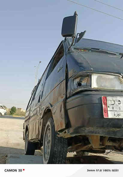 السلام عليكم كيه بسته رقم الماني سياره جاهزه مكينه بيه 3000كير اكسن حداديه طخم تايرات كهريات كله شغاله مكاني ناصريه ***********
