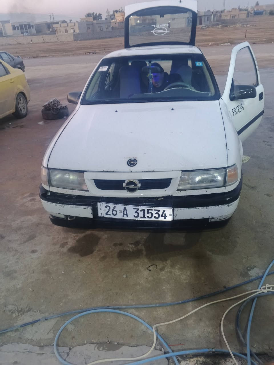 فكترا حجم 18 بدون صبغ رقم دولي سنويه 2031 تريد وكالة تريد تحويل ثاني يوم السعر 40  وبيها مجال موديل 92 سياره نضيفه ***********
