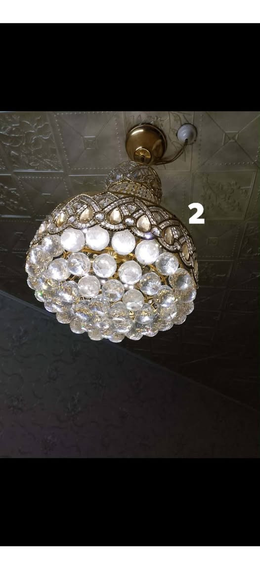 ثريات 2 براكيات 2  وثريه صغيره ومرايه مجموعهن 6 مع المرايه مستخدمات نظيفات كلش سعر 130 عنوان بغداد حي العدل


**إذا كنت صاحب هذا الإعلان وتريد حذفه لأي سبب، رجاءا أرسل رسالة إلى الدعم الفني**