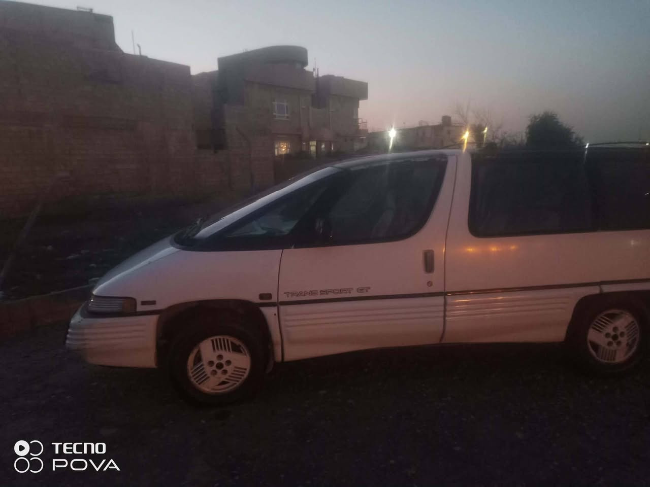 بونتياك موديل 1994 صاحبها موجود بحي الانتصار شرط التحويل كاربون مامسجله محور محركها برازيلي 0/8 بس مشعول بيها كازكيت بس ابيع كايم سعرها 15بيها مجال 
***********
***********
