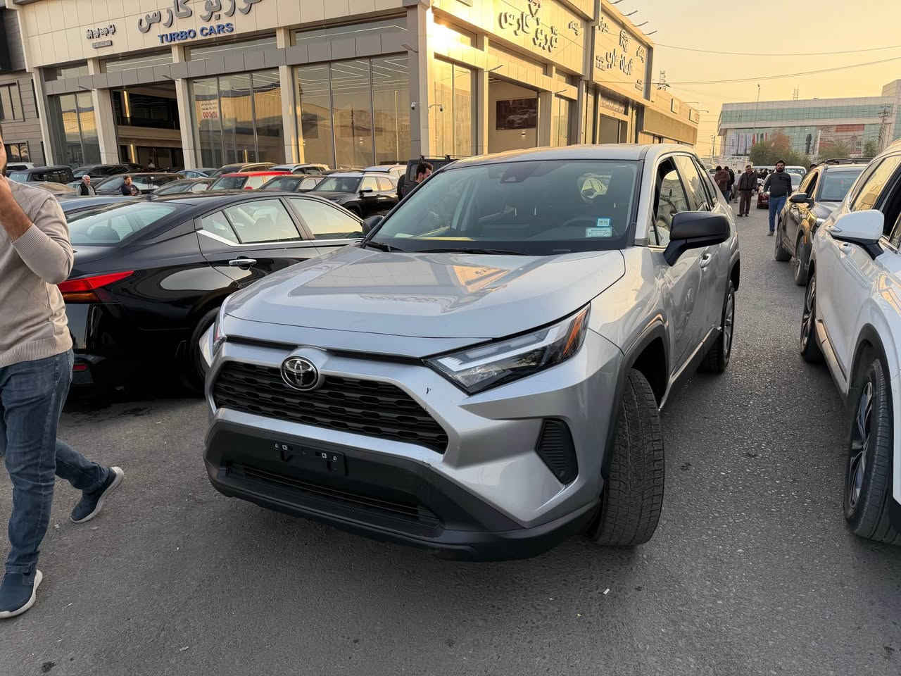 سعر بلاش جوە سوق 
تویوتا راف ٤ مودیل ٢٠٢٣ وارد امریکی
بچم کپس. حدثها بابین
ماشیە ٣٤ الف
موصفات le
سعر ١٩٥ ورقه
مكان اربيل
***********
