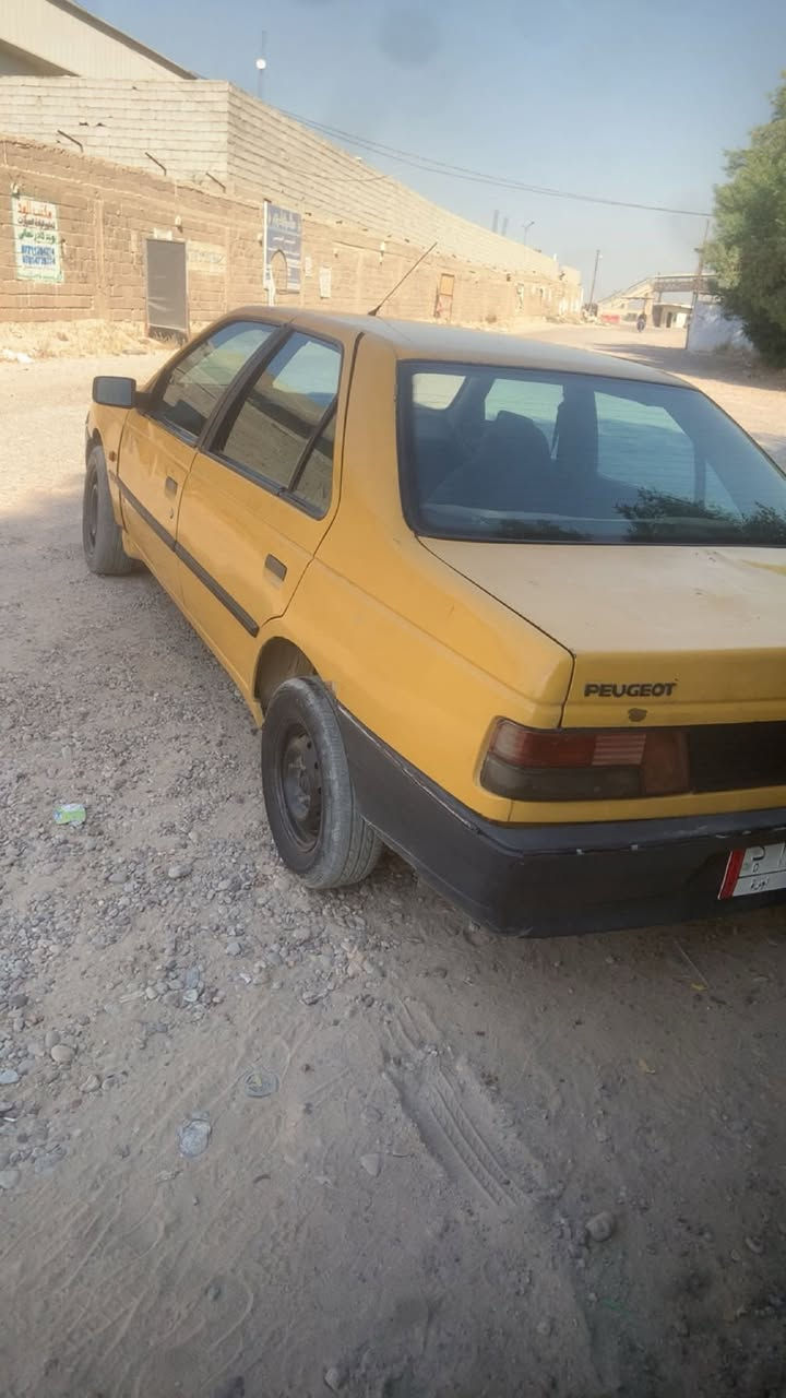 السلام عليكم بيجو روه تبريد شغال 

كير مكيه وكسل جديد كهربايئات كله شغال

صدر جديد تايرات جدد دواخل نضيفه 

عدي مستمسكات راعيه وخط وبحث 

ما واصل راعيه ابيه بدون راعي كوم حديد 

اكفل سرقه وعشائر للستفسار 

*********** مكاني بغداد الدوره
