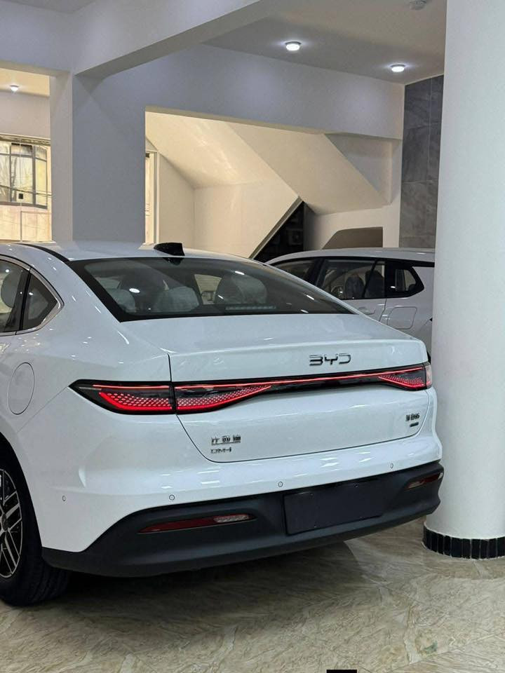 BYD سيل 05 
13  كامرا
فول مرقمه بغداد باسمي
ماشيه ٢٦٠٠
فتحه 
داش كام
كشن كهرباء
ركن ذاتي
سعر مناسب للتواصل 
***********

 العنوان كربلاء
