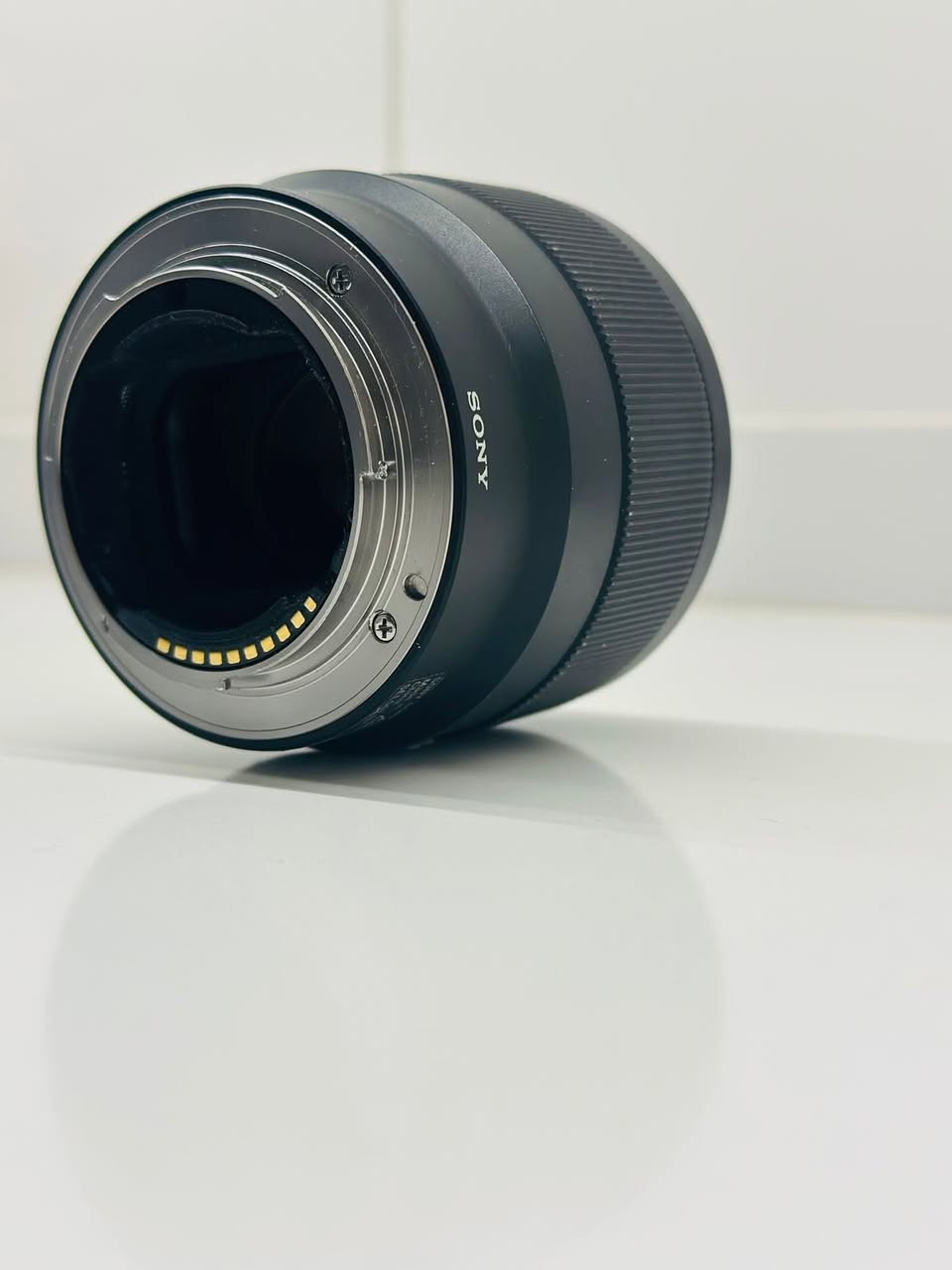 عدسه سوني 50 ملم للبيع ***********مكاني بغداد الحريه يوجد توصيل
