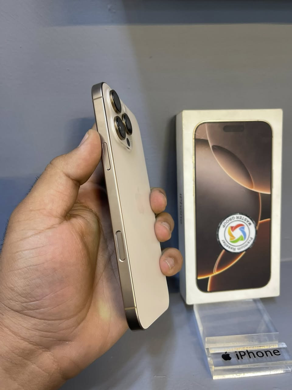 سلام عليكم ايفون 16 برو ماكس 256 بطاريه 100 داخل الضمان ماستر جهاز زلغ واحد مابي نطافه 100 ب 100 جهاز مفول حاله حال جديد مشحون 167 مرة سعره 1500 وبي مجال بسيط 
عنوان بغداد الجديدة شارع المسبح 
***********
