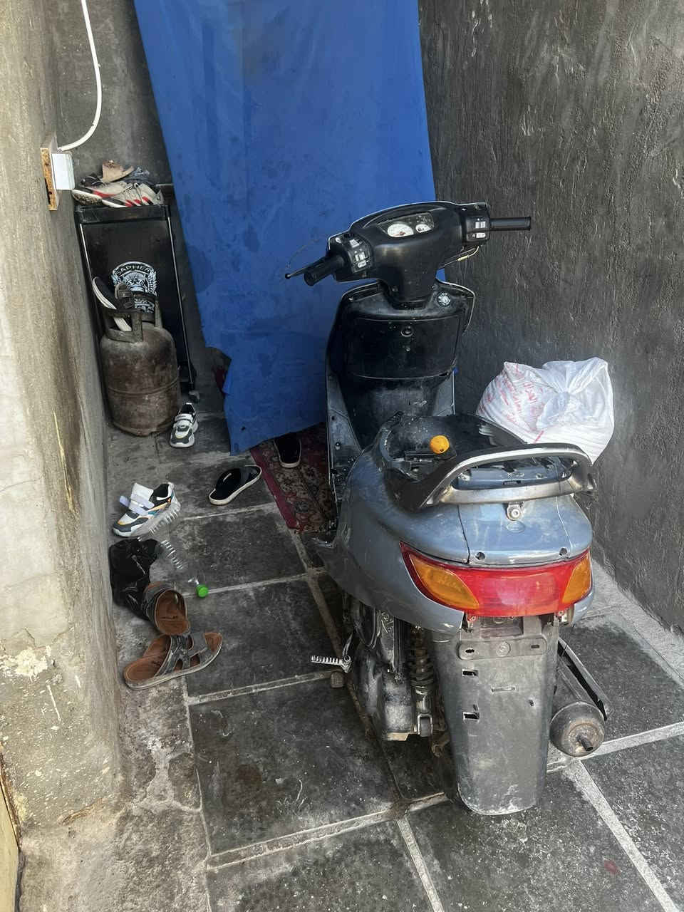 دراجه فراشه جديده الدراجه عطلهة بس اشغل ما تشتغل شغاله سلف وهندر مكينه ما مفتوحه لايتات شغاله ومكينه كفاله كابريته جديده باتري جديد تايرات جدد لون إسمنتي افضل الألوان بل دراجه الفراشه مكان نجف السعر ٤٠٠ وبيهة مجال  
لاستفسار ***********
