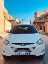 توسان 2010  السياره حيل نضيفه بس بيها بارد اربع مكانات صغير   ماكان ال...