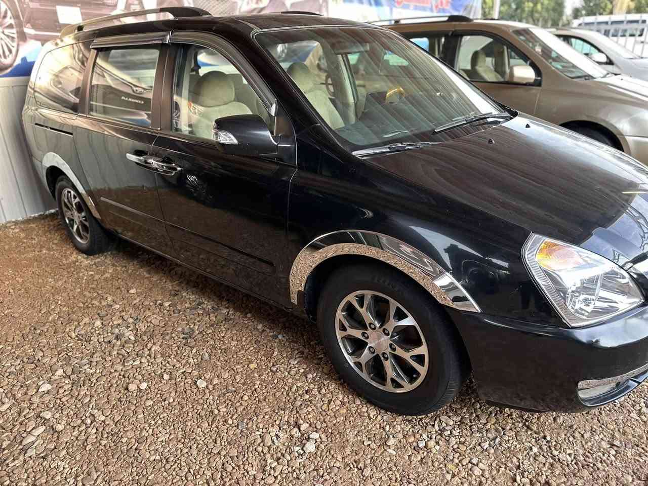 كيا كرنفال موديل 2015 خليجلي سياره جديده 
رقم رايبل بسمي اتصال عله الرقم  ***********
