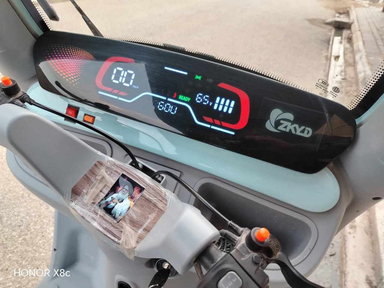 السلام عليكم توتك ملكي شحن للبيع السعر مليون وثمنماىه جديده بمعنى كلمه *********** للاستفسار الاتصال
