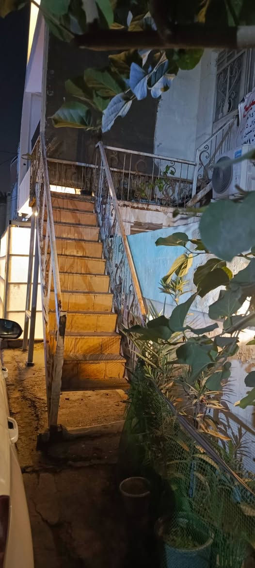 للبيع 
قمرية طولها 7 متر 
درج خارجية  + صحن ممشى بيه 

المقرية مكلفة علينا  مليون  العام سويناها   نبيعها  ب500 

الدرج  ب300

اللي يريدهم هو يجيب حداد وسيارة ويشيلهم


**إذا كنت صاحب هذا الإعلان وتريد حذفه لأي سبب، رجاءا أرسل رسالة إلى الدعم الفني**