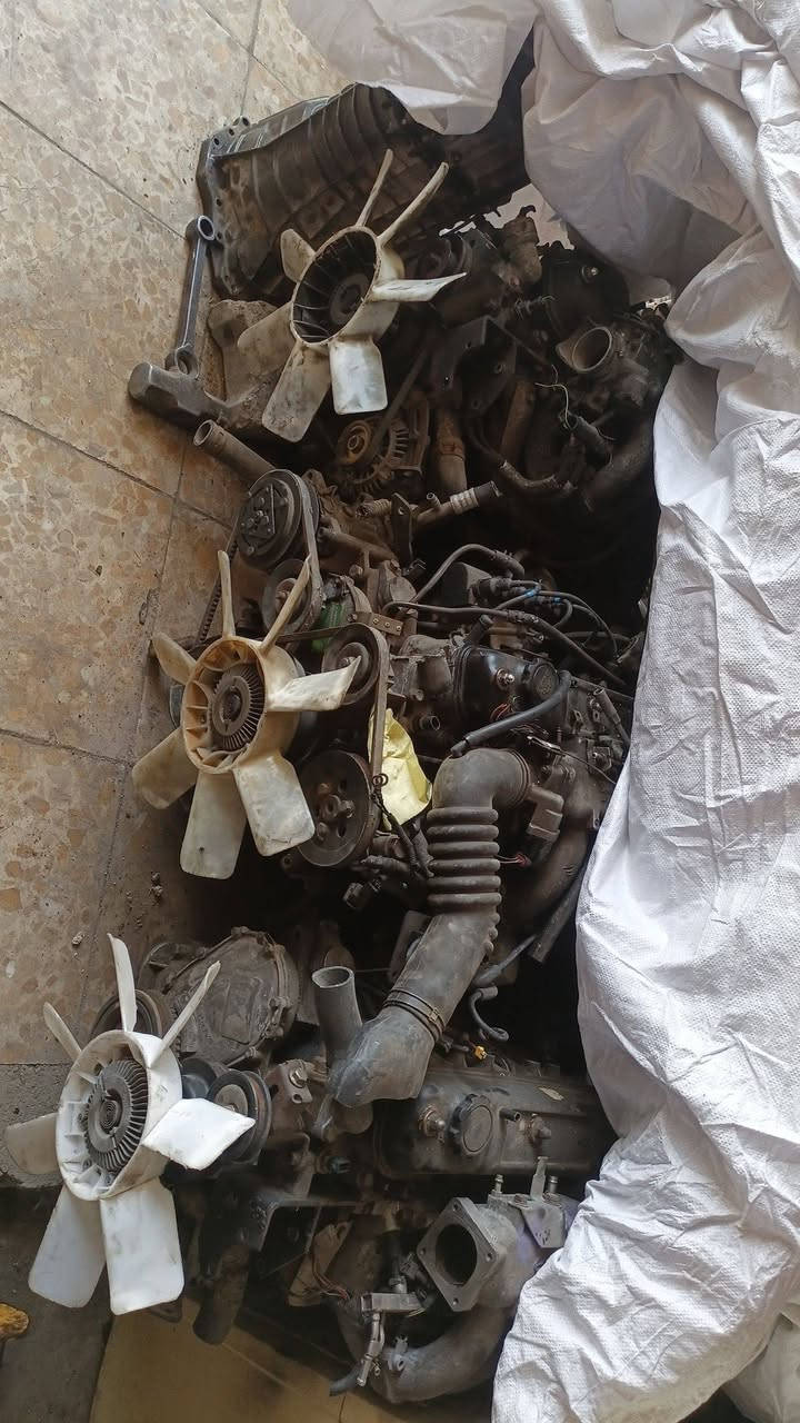 السلام عليكم  متوفر محرك وكير عادي  كريت ويل بيكب فوتون باص جنبي ناصي H1 حاويه استيراد وارد ياباتي بأنسب الاسعار محرك بدون تفرعات طابوكه سعر ٧٥٠ الف وبي مجال وضمان ومتوفر قطع غيار عام بيكب صيني مستعمل وجديد مكاني حله بابل نادر الثالثه كراج البلديه رقم***********
***********
