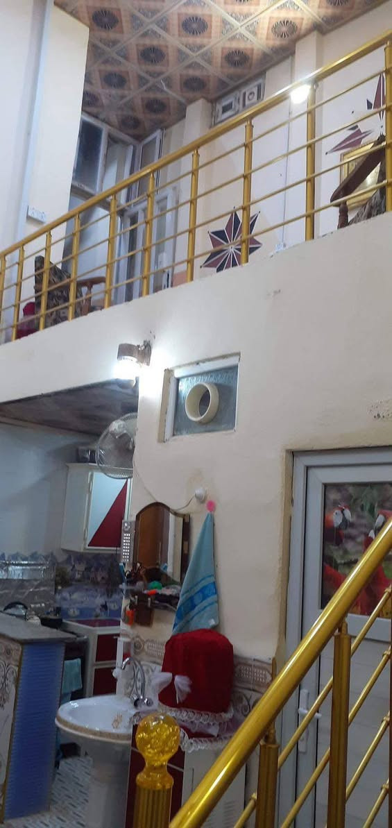 دار طابقين بناء حديث سنة ٢٠٢٢ شيلمان المساحه ٦٠ متر ٤ غرف وصاله ومطبخ اوبن على الصاله مثل ما موضح بالصور الموقع الجديده الرابعه قرب عرصة جبل السعر ١١٠ وبي مجال للتواصل مكتب ابو سيف الجبوري للوساطة العقارية ***********/***********
