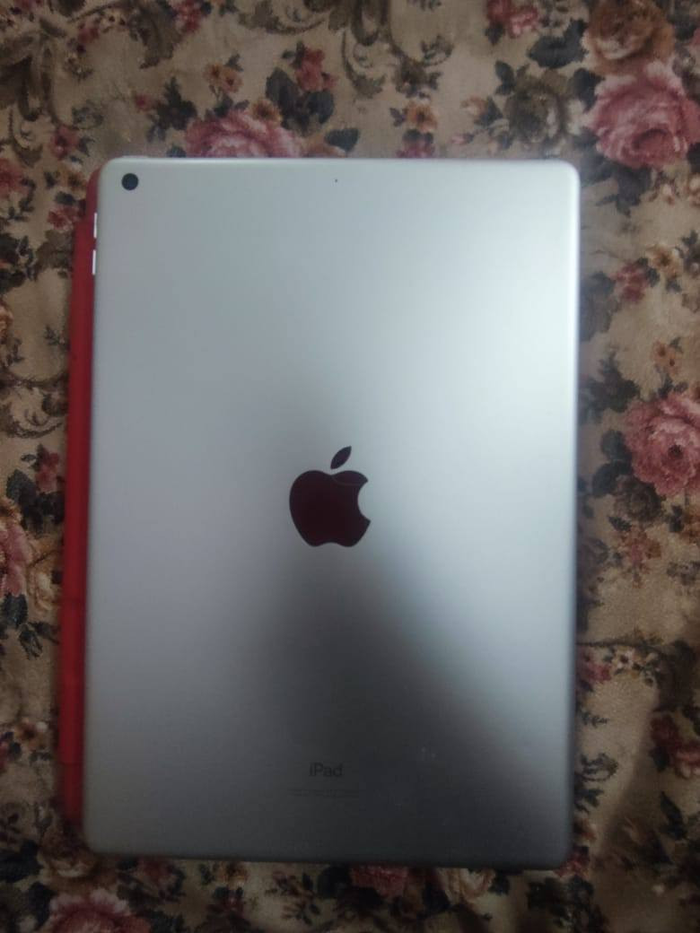 السلام عليكم
ايباد 9 نضيف ممفتوح مداخل صيانه بطارية 91
فقط بي كسر ب كلاس ممأثر ع لمس ابد تجي تفحص وتشوف يجي ويا كارتونة وشاحن وكفر دفتري
السعر 180 وبي مجال قليل 
المكان بغداد الحسينيه المعامل


**إذا كنت صاحب هذا الإعلان وتريد حذفه لأي سبب، رجاءا أرسل رسالة إلى الدعم الفني**