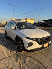 توسان موديل 2023 فول عده البنوراما كشن جلد سياره ماشيه 27 الف حقيقي شر...