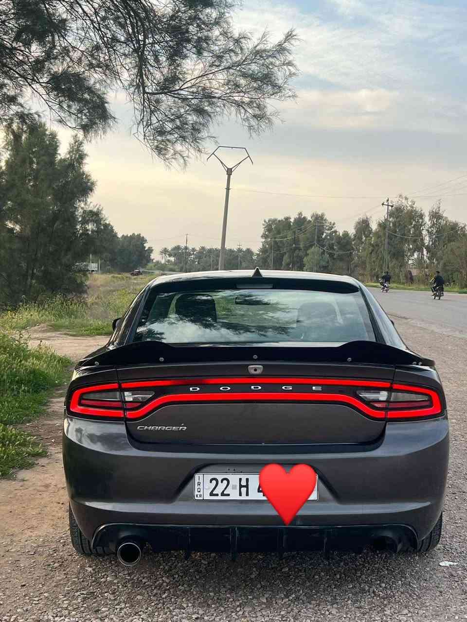 سلام عليكم 
دودج جارجر الفين 16
 الفئة SXT.
 
   اللوحة اربيل خصوصي
 ..اللون سود...
مادة المقعد. قماش
عدد المقاعد 4 
محرك 3.600
6 .سلندر
اوتوماتيكيه

مكان ديالى 
الاستفسار تصال على الرقم مبايل ***********
***********
