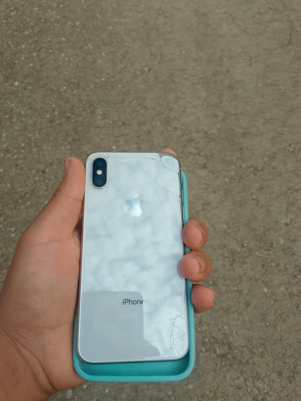 سلام عليكم ايفون اكس ذاكره 64جهاز حلو بطاريه 75شحن زين مبدل شاشه فقططط سعر 125وبي مجال رقمي الشراي ***********مكاني بغداد
