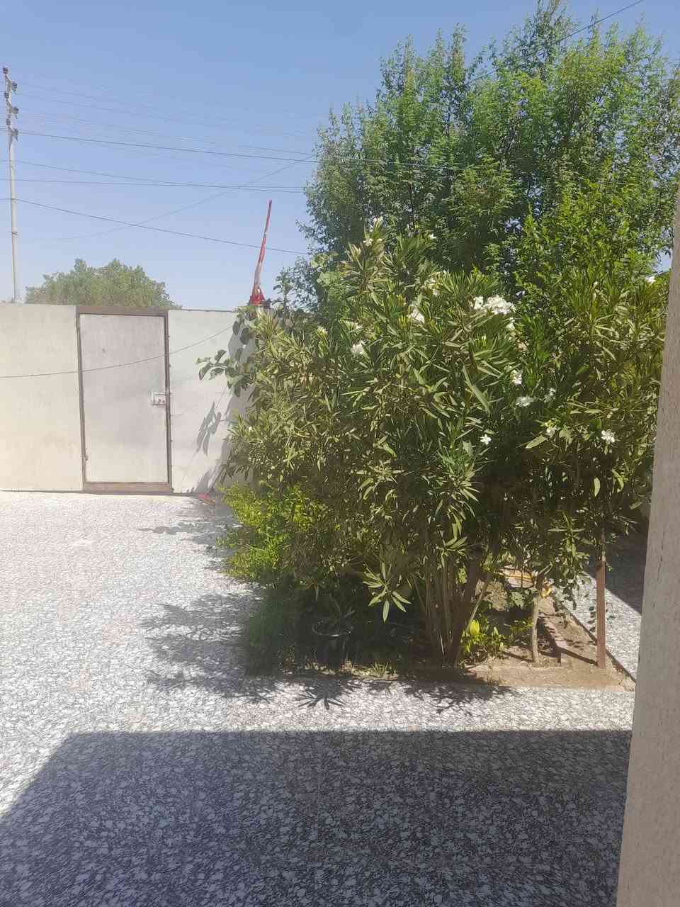 سلام عليكم دار طابو صرف للبيع 150متر
غرفتين 7ف4وصاله 7ف4ومطبخ6ف5وصحيات داخليه وبراني7ف4وساحه خارجيه وحمامات خارجيه الموقع نهايه حي العسكري قرب أل مشاري مقابل حي الصحه مقابل المشروع  مراوس في قطعه في حي الصحه مع ينطي فرق ماكو مشكله بيع نقد او على مبادره رايده 90 كونكريت البناء اي استفسار اتصل 
***********.   ***********
@إشارة

