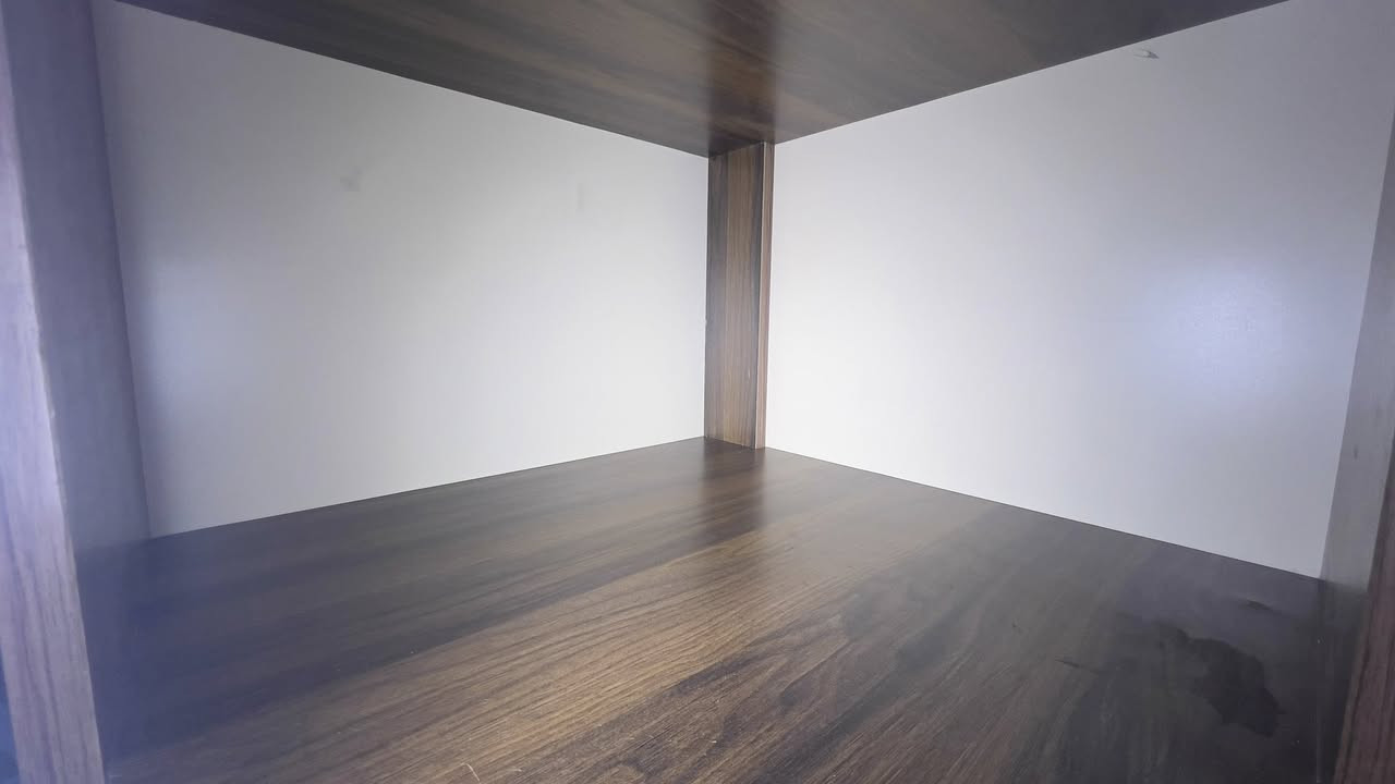 للبيع مكاني بغداد المشتل متواجد على ماسنجر و هذا رقمي ***********
