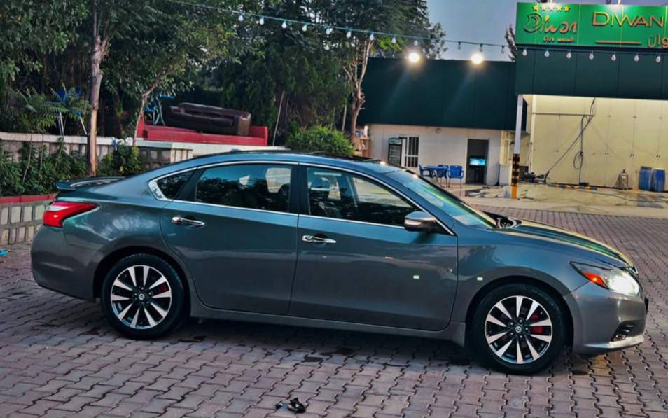 نیسان التيما2016  فول مواسەفات 
سەنەوی تا ٢٠٢٨ تازەیە
کم١٦٤٠٠٠ڕۆشتوە
گێڕو مەکینەی بە شەرت بەڕادی گێڕی بۆ دانراوە
٣ پارچەی دواوە ئەمریکایە دەعمی ئێرەی نیە ئێرباگ و هەمو شتی بە شەرت

سعر لە کۆمێنت داوابکە ڕاستەخۆ بۆت دیت 📩 

گیرومەکینە بەشەرت زۆربەجوانی پاکی ماوە 

ژمارەی خاوەنی 
***********
