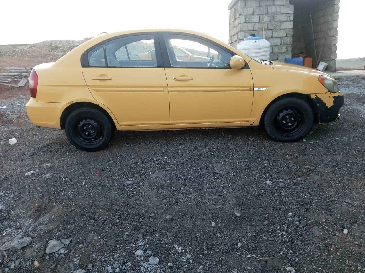 السلام عليكم 
للبيع او معارض بخصوصي أو فكترا 
اكسنت دبدون كوري موديل 2008 رقم ديالى مشروع وطني شرعي بل موصل كابون بانزين ماستر بيها مكينه 16 تبريد  تدفئه شرط جامات كهرب طخم جديد تايرات جدد بيها طخه خفيفه بل دوسه جشهت السايق ومبدل جاملغ بدون دواخل *********** سعر 83
