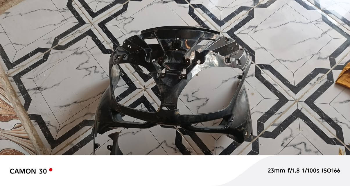 سلام عليكم غراض 010/08ابيعهن شلعه وحده سعر ١٠٠قفل موجود توصيل مكان ناصريه ***********
