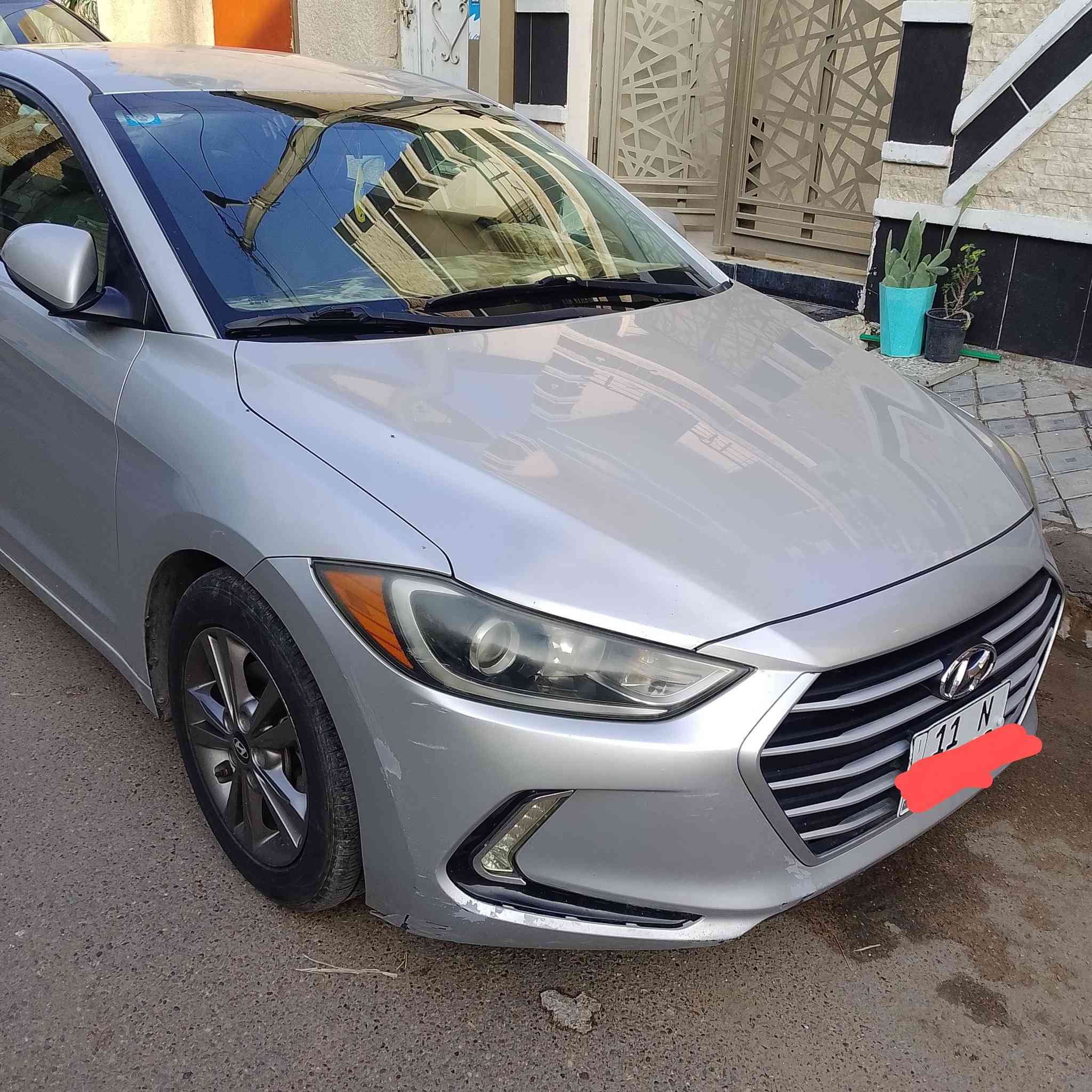 النترا 2017 وارد امريكي .. حادثها بالصور موضح فقط قطعة وحدة الباب الخلفي ومبدل الاصلي
السيارة بدون صبغ فقط الچاملغ الخلفي جهة الحادث مصبوغ شوية ... صور حادثها بامريكا بالمنشور 

5NPD84LF2HH152636 رقم الشاصي

مكينة 2000 دوش .

بيها ملاحظات بسيطة  بالگشر ورصعات والقمارة بيها حالوب بسيط مبين بالصورة

ماشية 160 الف ... مكينة نظيفة ثلج دهن كلة جديد واصلي مابدل جوة ال 60 الف

مكينة وگير  ما مفتوحات كفالة
كهربائيات كلها شغالة لايتات زنون 

ارقام وهزة  جديدة 

السيارة على ايدي ما مبدل بيها شي  بيها ملاحظات بالدعاميات  والگشر كلهن عايفهن  

السعر 126 ورقة وبيها مجال 
مكاني الحرية *********** متواجد واتساب ايضا
